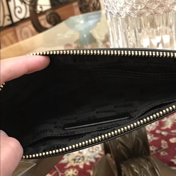 NWT Michael Kors perforated leather clutch - Picture 5 of 5